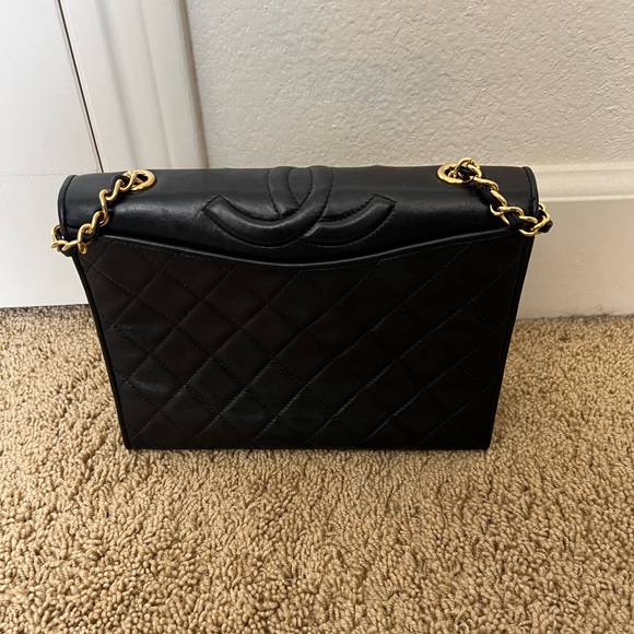 CHANEL Handbags - Chanel lambskin shoulder bag